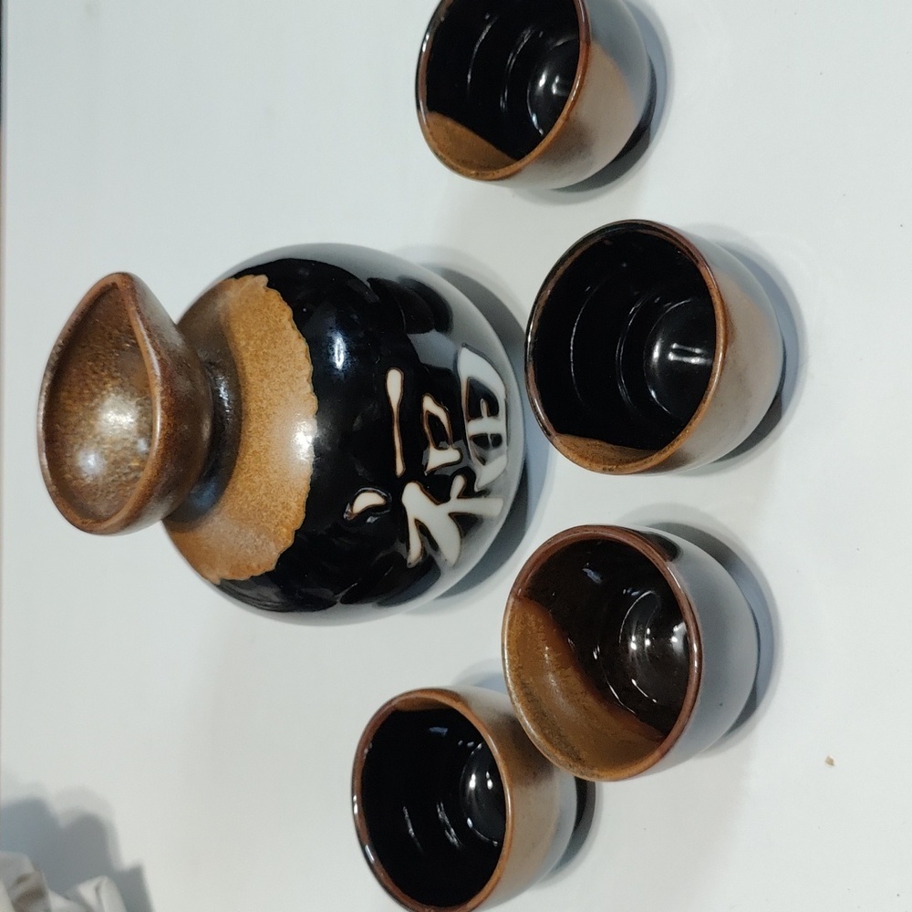 Vintage Japanese Sake Set | Ceramic Tokkuri Carafe & 4 Ochoko Cups | Kanji 福 - Picture 1 of 7